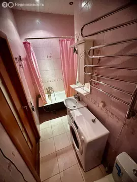 1-комнатная квартира: посёлок городского типа Октябрьский, улица ...