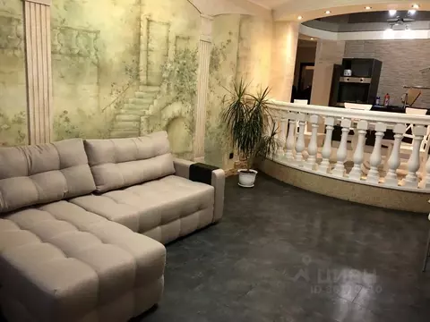 4-к кв. Пермский край, Пермь ш. Космонавтов, 215 (90.0 м)