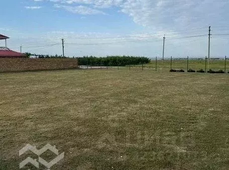 Участок в Крым, Черноморский район, Окуневское с/пос, с. Знаменское ...