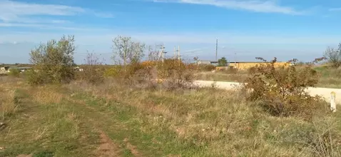 Участок в Крым, Кировский район, Первомайское с/пос, с. Изюмовка ул. ...