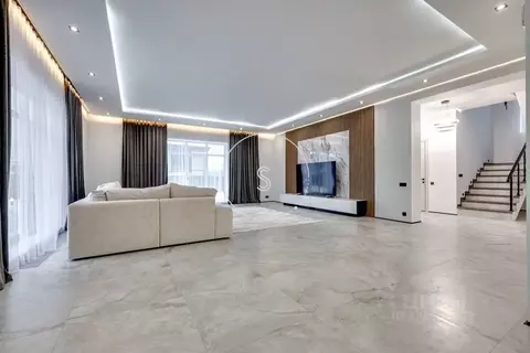 Дом в Московская область, Одинцовский городской округ, с. Ромашково ...