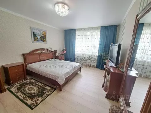 3-к кв. Белгородская область, Старый Оскол Восточный мкр, 44 (87.0 м)