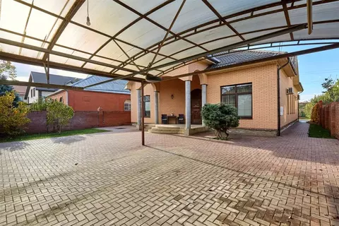 Дом в Краснодарский край, Краснодар Сады Калинина мкр, ул. Средняя, ...