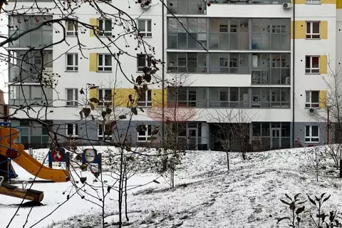 Студия Тюменская область, Тюмень ул. Владимира Бахарева, 3к1 (25.0 м)