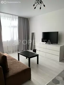 1-комнатная квартира: Тюмень, улица Тимофея Чаркова, 83 (38 м)