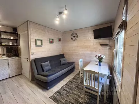 Дом в Карачаево-Черкесия, Зеленчукский район, с. Архыз ул. Банковская, ...