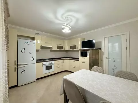 3-к кв. Чувашия, Чебоксары ул. Богдана Хмельницкого, 127к2 (83.5 м)