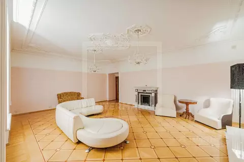 5-к кв. Санкт-Петербург Шпалерная ул., 34 (301.4 м)