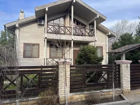 Коттедж в Астраханская область, Камызякский район, с. Иванчуг  (251 м)