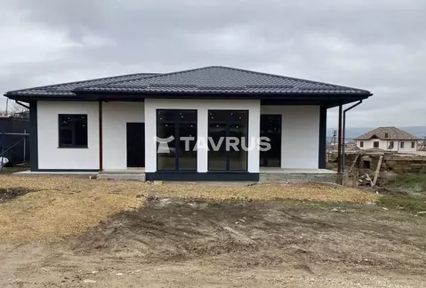 Дом в Крым, Симферопольский район, Добровское с/пос, с. Пионерское ул. ...