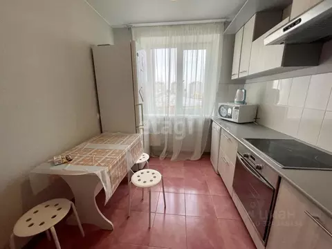 4-к кв. Тюменская область, Тюмень 6-й мкр, проезд 9 Мая, 2 (81.6 м)