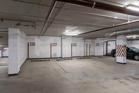 Гараж в Тюменская область, Тюмень ул. Тимофея Чаркова, 89 (13 м)