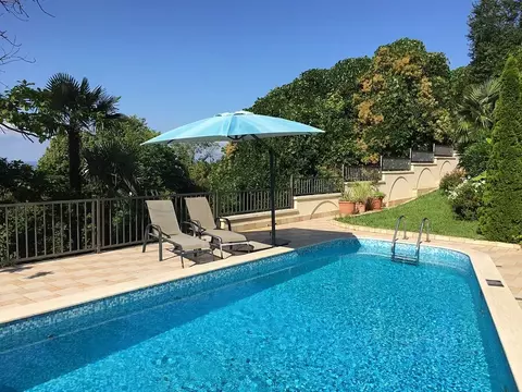 Дом в Краснодарский край, Сочи Курортный просп., 108/10 (150 м)