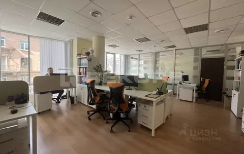 Офис в Санкт-Петербург просп. Малый Васильевского острова, 22 (135 м)