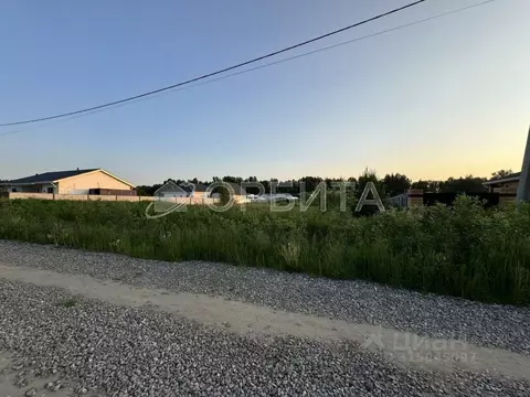 Участок в Тюменская область, Тюменский район, с. Перевалово ул. ...