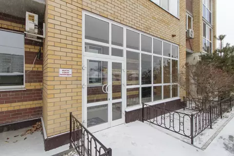 Помещение свободного назначения в Тюменская область, Тюмень ул. ...