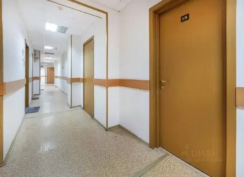 Торговая площадь в Москва Мичуринский просп., 9К4 (615 м)