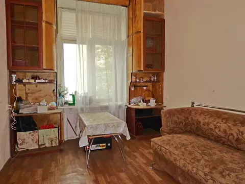 Продается комната в 4-комнатной квартире
