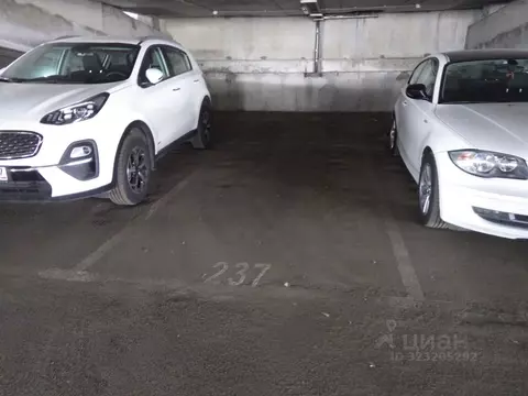 Гараж в Москва ул. Маршала Савицкого, 4 (12 м)