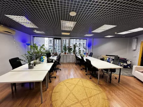 Офис в Москва 1-я Брестская ул., 35 (236 м)