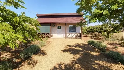 Дом в Крым, Сакский район, с. Лесновка ул. Абрикосовая (26 м)