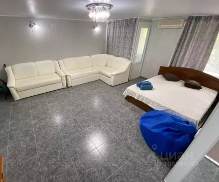 2-к кв. Крым, Симферополь ул. Троллейбусная, 3 (70.0 м)