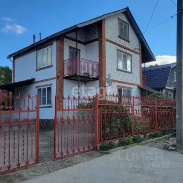 Дом в Краснодарский край, Горячий Ключ Хрустальная ул., 7 (155 м)