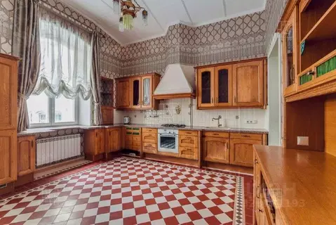 5-к кв. Москва ул. Пречистенка, 28 (250.0 м)