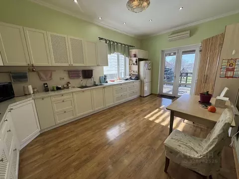 Дом в Крым, Симферопольский район, с. Доброе пер. Вишневый, 5 (230 м)