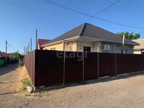 Дом в Астраханская область, Астрахань с. Семиковка, ул. Российская, ...