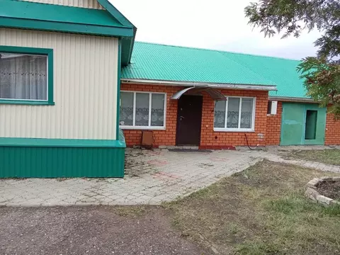 Дом в Оренбургская область, Абдулинский муниципальный округ, с. ...