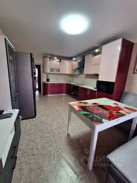 2-к кв. Омская область, Омск просп. Королева, 24к1 (71.7 м)