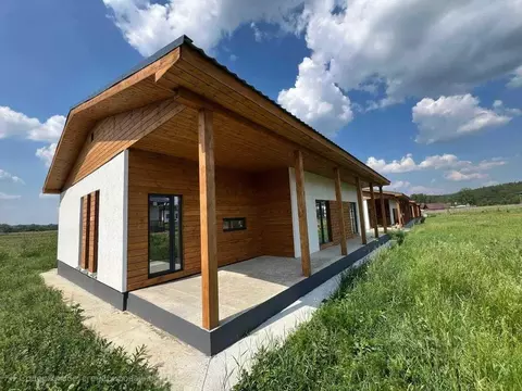 Дом в Свердловская область, Белоярский муниципальный округ, пос. ...