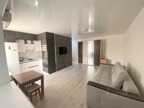 Студия Тюменская область, Тюмень ул. Республики, 175 (29.0 м)