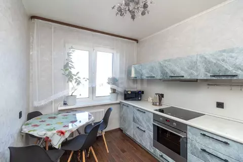 4-к кв. Тюменская область, Тюмень ул. Газовиков, 3 (73.5 м)