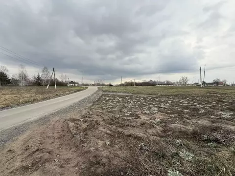 Участок в Белгородская область, Старооскольский городской округ, с. ...