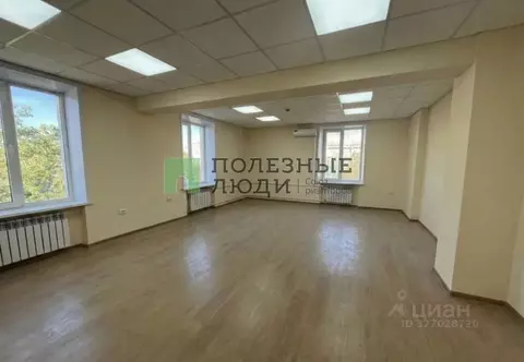 Помещение свободного назначения в Астраханская область, Астрахань ул. ...