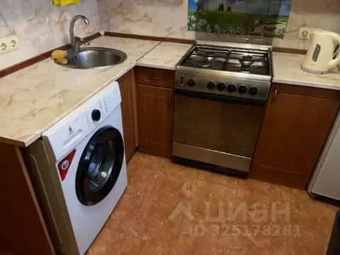 2-к кв. Москва Профсоюзная ул., 114К2 (48.0 м)