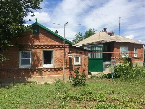 Дом в Ростовская область, Мясниковский район, с. Чалтырь ул. 2-я линия ...