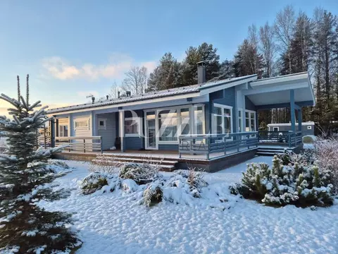 Дом в Ленинградская область, Приозерский район, Запорожское с/пос, ...