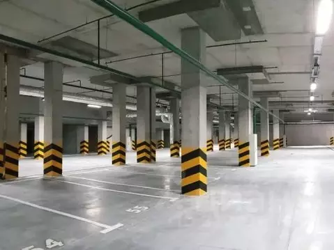 Гараж в Санкт-Петербург ул. Верхне-Каменская, 11к1 (13 м)
