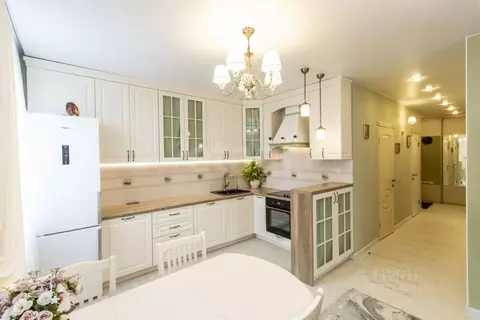 2-к кв. Тюменская область, Тюмень ул. Газовиков, 73 (74.6 м)