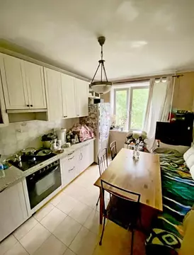 Продается 4-комнатная квартира