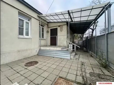 2-к кв. Краснодарский край, Краснодар Центральный мкр, ул. Имени ...