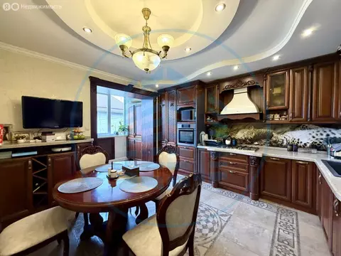 3-комнатная квартира: Ессентуки, Железноводская улица, 96 (118.7 м)