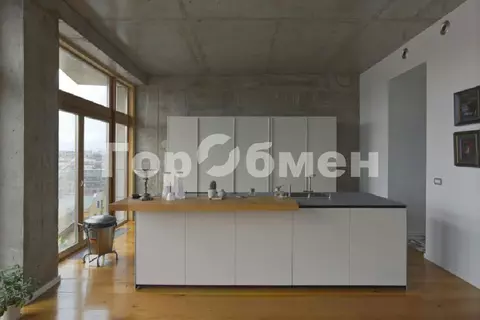 Продается 3-комнатная квартира