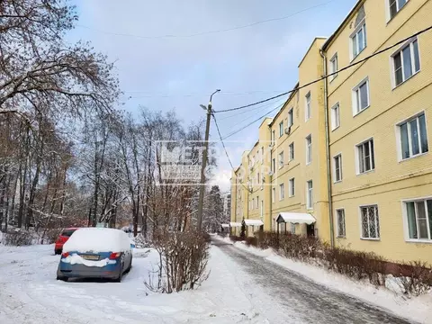 3-к кв. Московская область, Щелково Щелково-3 мкр, ул. Институтская, ...