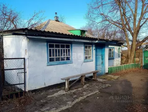 Дом в Белгородская область, Ровеньский район, с. Лозовое ул. ...