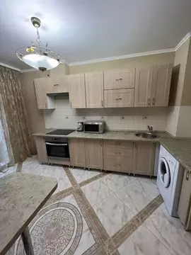 1-к кв. Омская область, Омск бул. Архитекторов, 4/1 (60.0 м)