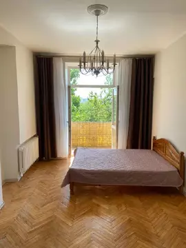 Продается 2-комнатная квартира